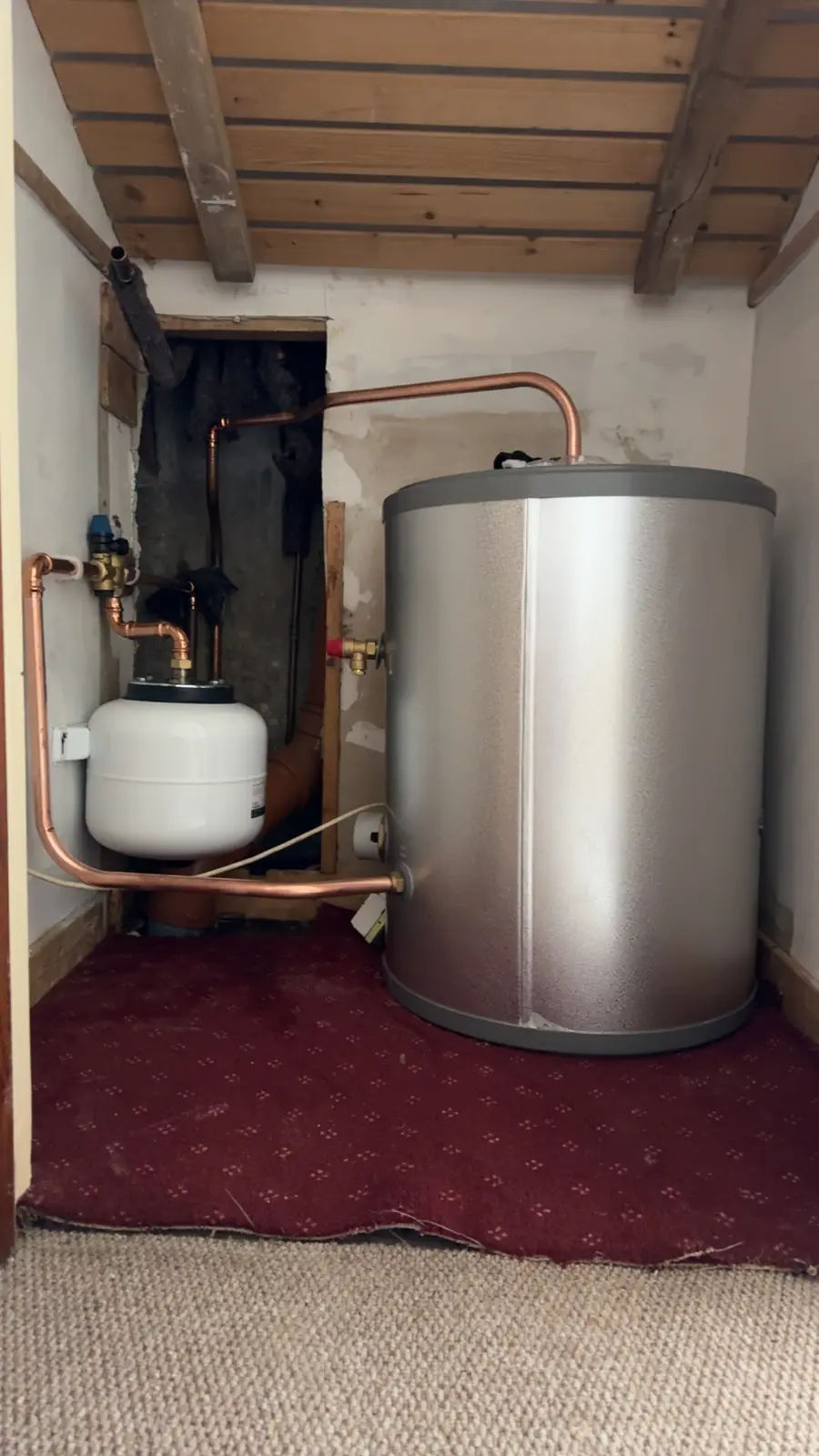 Hot-water cylinder upgrade with expansion vessel in West Lothian